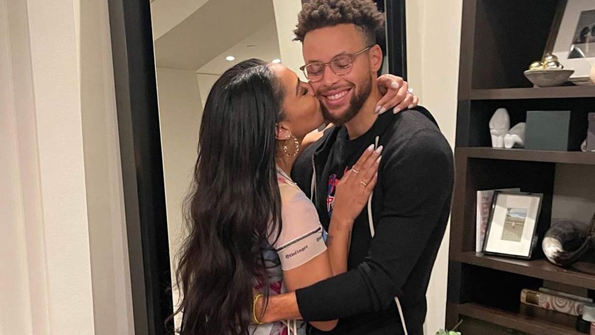 Curry Porn - Steph Curry shares stunning nude photos of 'Valentine' Ayesha and fans  react | HELLO!