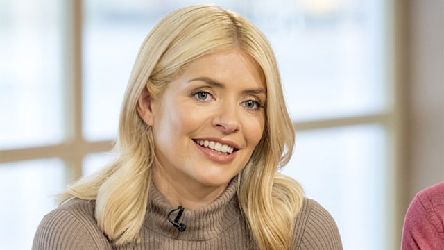 holly willoughby blue lace top this morning