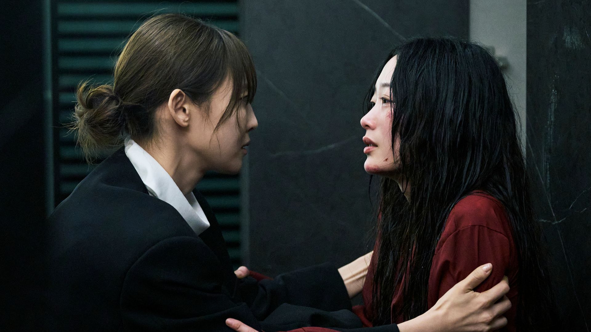 Jeon So-nee attempting to comfort Lee You-mi in As You Stood By