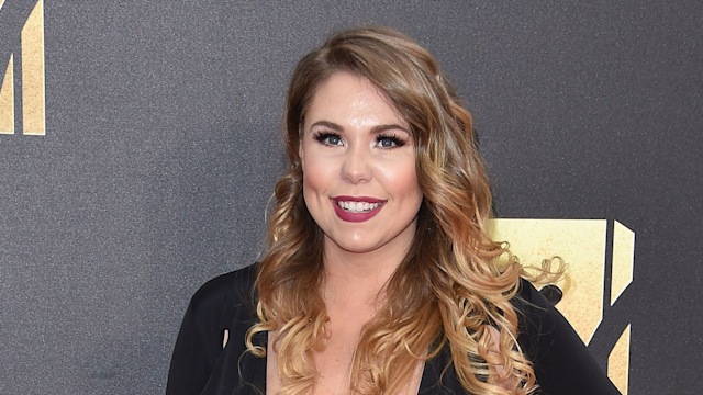 TV personality Kailyn Lowry arrives at the 2016 MTV Movie Awards at Warner Bros Studio