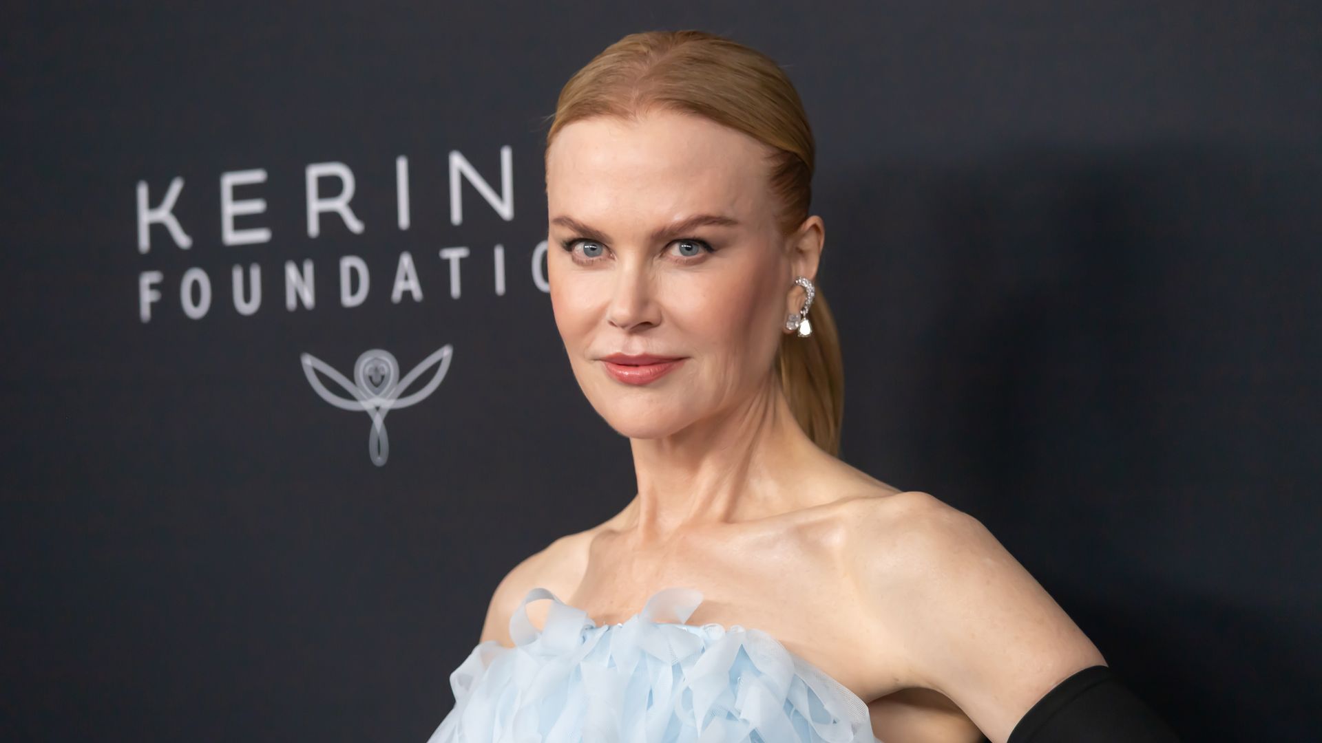 Nicole Kidman in blue tulle dress and gloves