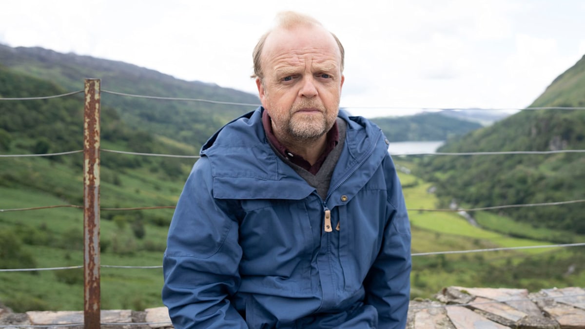 Mr Bates Star Toby Jones' Famous Family And Home Life Explored