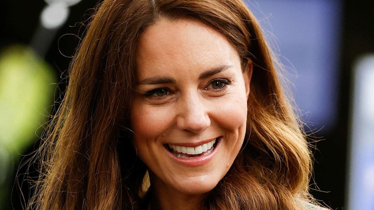 Radiant Kate Middleton wows in fitted red dress for outing with Jill ...