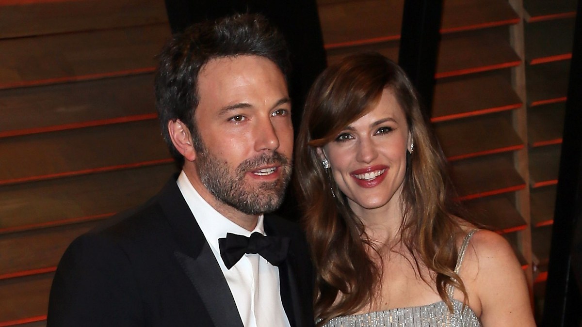 Ben Affleck and ex Jennifer Garner spend Thanksgiving together in affectionate outing