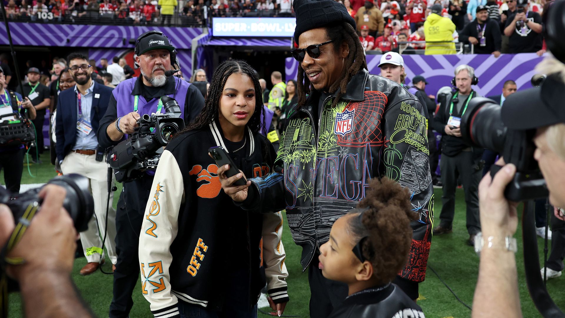 Beyoncé and Jay-Z’s daughters Blue Ivy and Rumi steal the show with matching Super Bowl styles