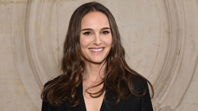 natalie portman dior show paris fashion week 2024