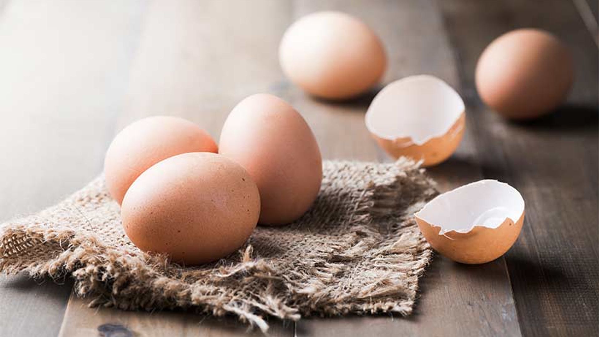 Video: How to crack an egg like a pro