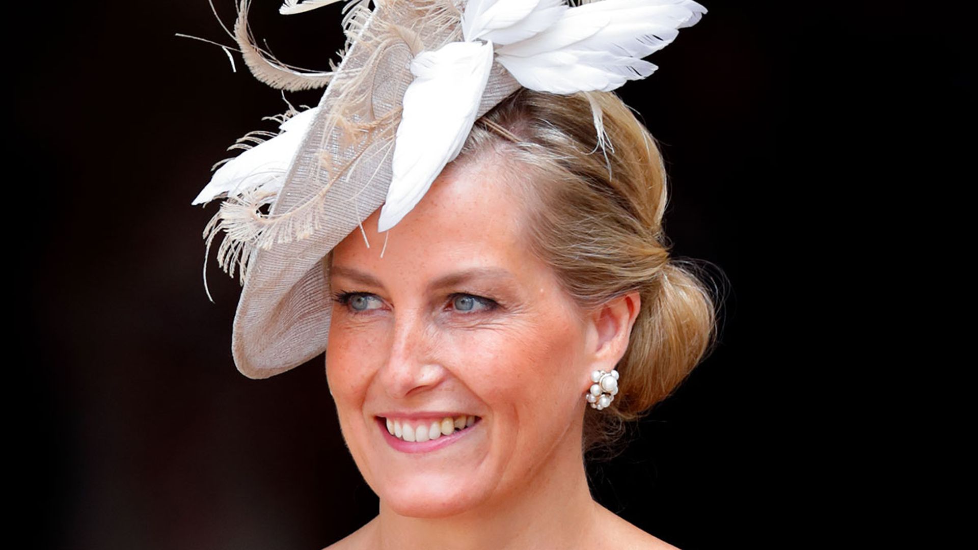 sophie countess wessex buckingham palace garden party