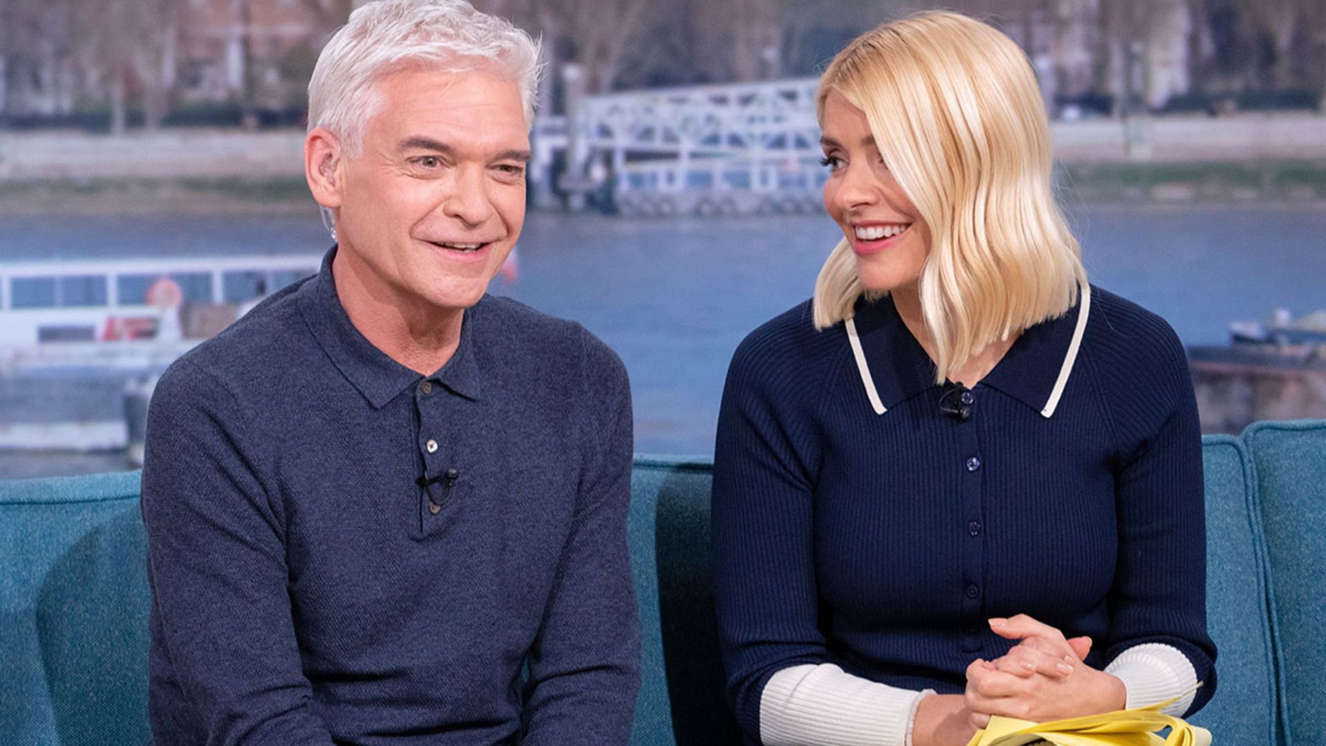 holly willoughby phillip schofield gesture
