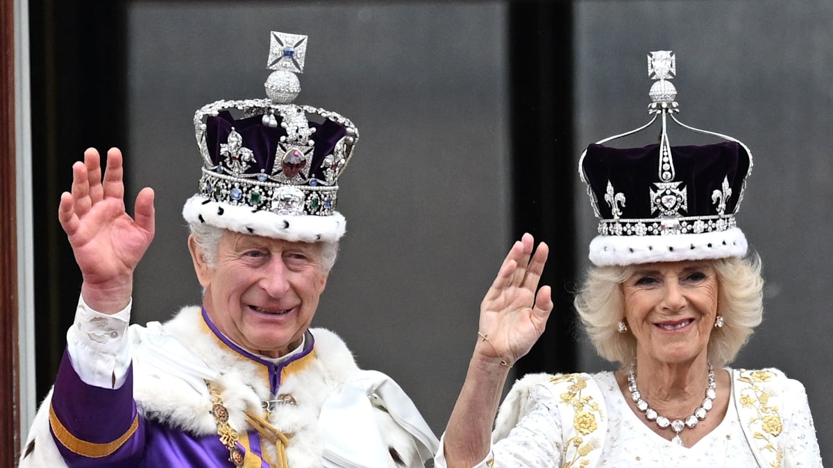 King Charles and Queen Camilla wave at adoring crowds as they make ...