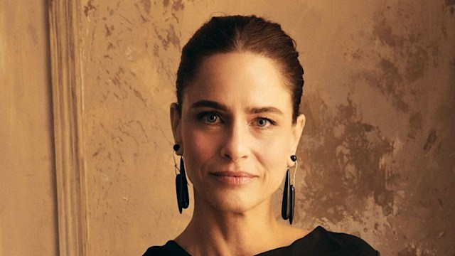 Amanda Peet poses in the Getty Images Portrait Studio Presented by IMDb and IMDbPro at SXSW 2025 on March 08, 2025 in Austin, Texas