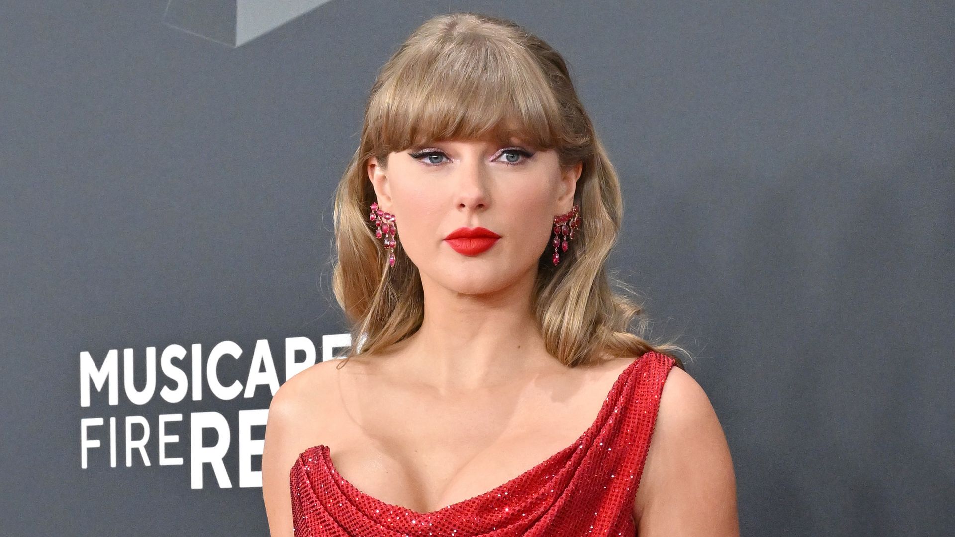 Taylor Swift’s Super Bowl siren nails are perfect for Valentine’s day – shop the exact look