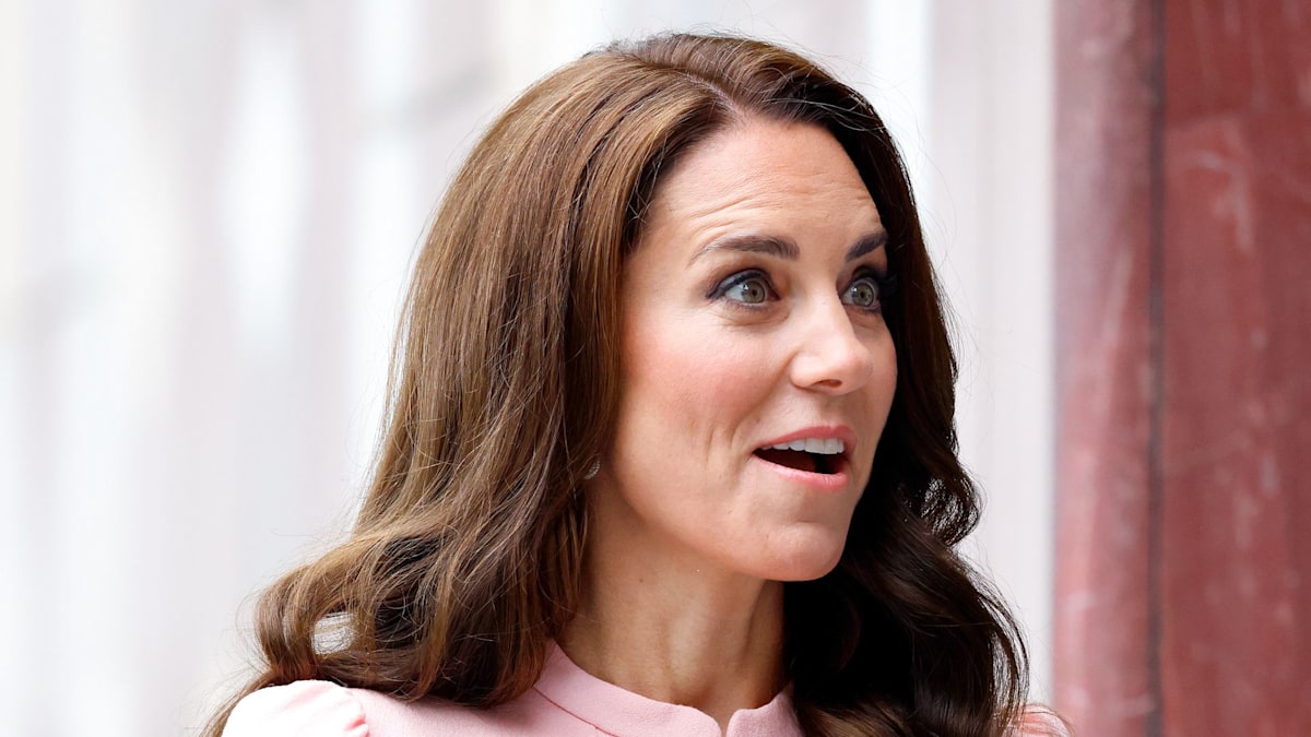 Kate Middleton narrowly avoids 'Marilyn Monroe moment' - watch | HELLO!