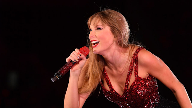 Taylor Swift performs onstage during " Taylor Swift | The Eras Tour" at Estadio MÃ¡s Monumental Antonio Vespucio Liberti on November 09, 2023 in Buenos Aires, Distrito Federal.