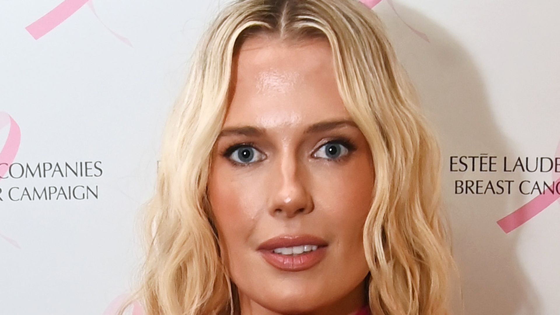 Lady Eliza Spencer posed in hot pink suit 