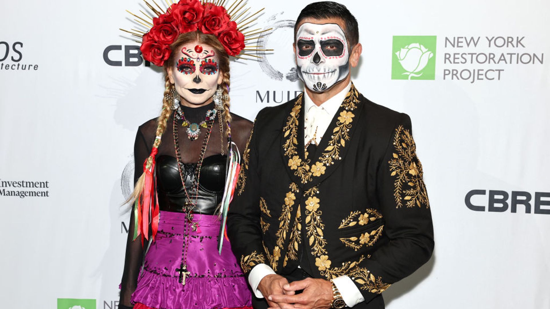 Kelly Ripa and husband Mark Consuelos look smitten in Halloween couples