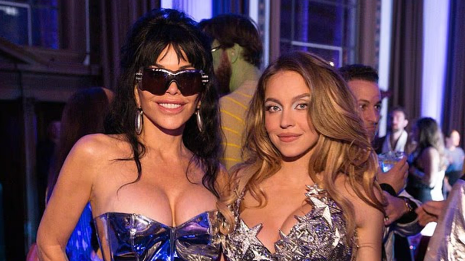 Lauren and Sydney battle off in the war of the corsets