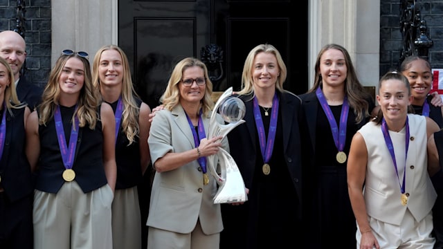 England manager Sarina Wiegman (centre left) adn captain Leah Williamson (centre right) with members of the England women's football team,