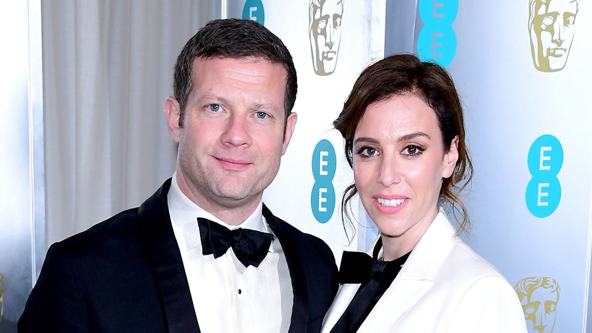 Dermot O'Leary's wife shows off blossoming baby bump as due date nears ...