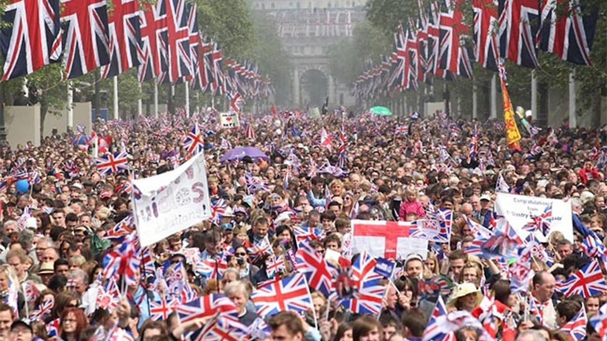 The Queen's 90th birthday party: 25,000 revellers to join in the ...