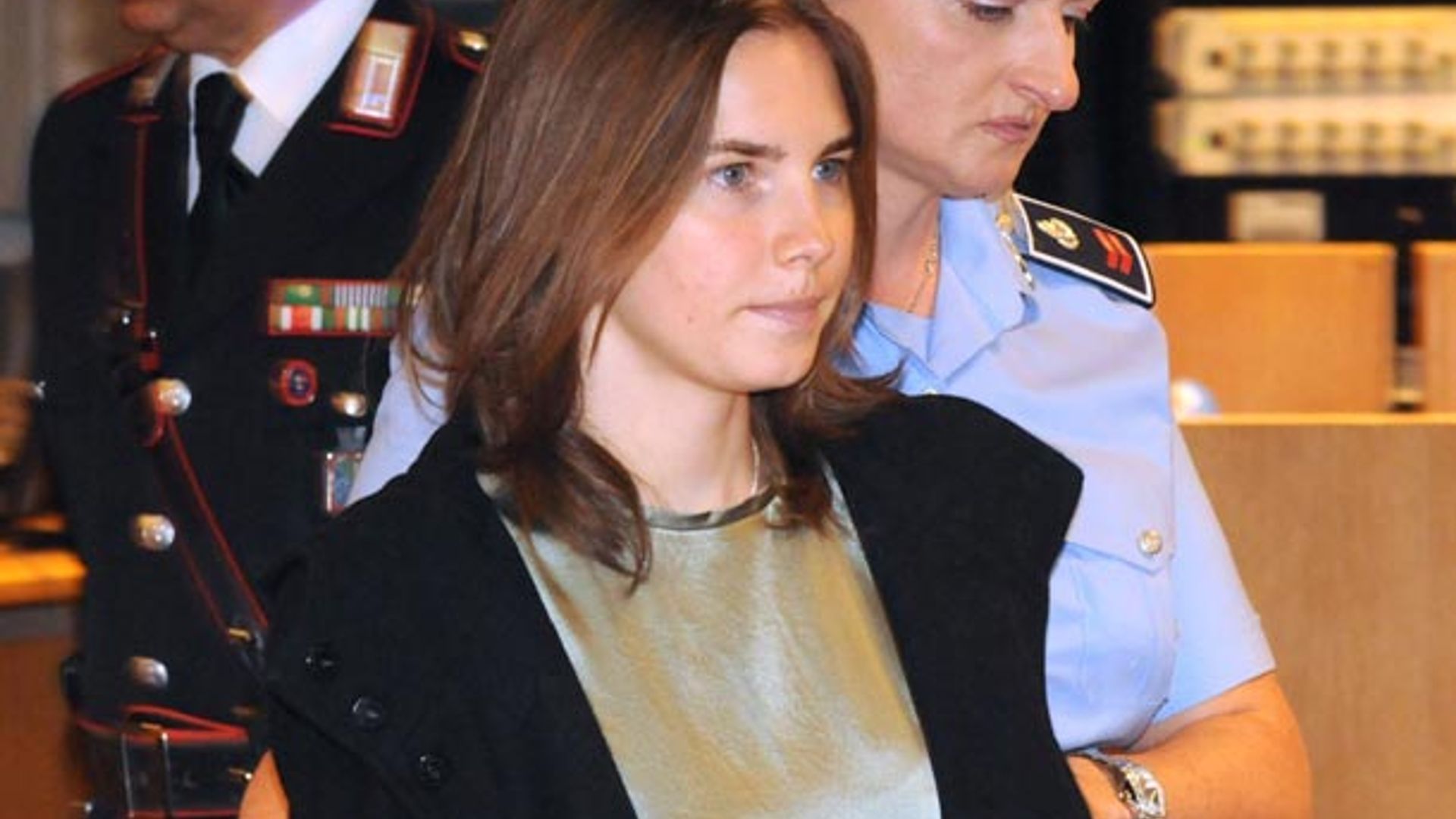 Italian judges order retrial in Rome for American student Amanda Knox