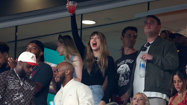 Taylor had a star-studded crew by her side at the latest Chiefs game