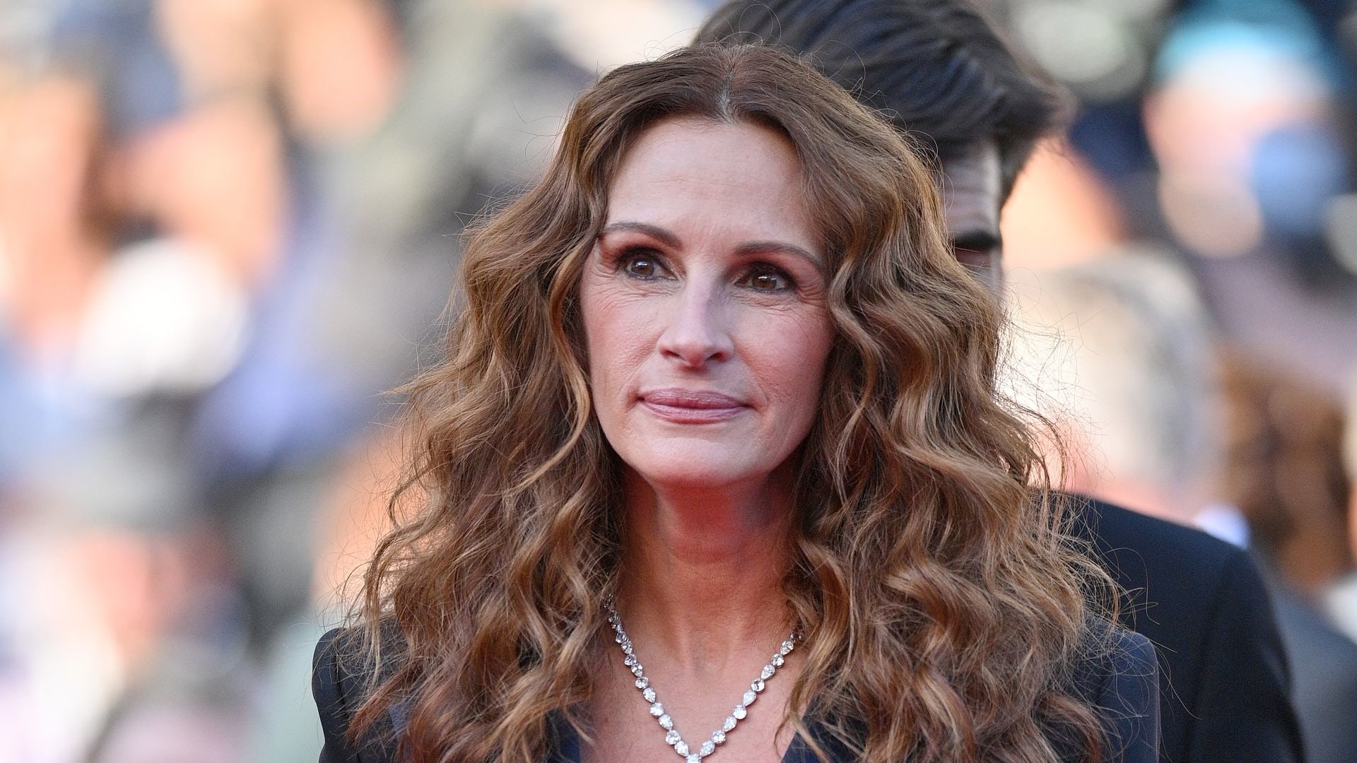 Julia Roberts attends the screening of "Armageddon Time" during the 75th annual Cannes Film Festival at Palais des Festivals on May 19, 2022 in Cannes, France