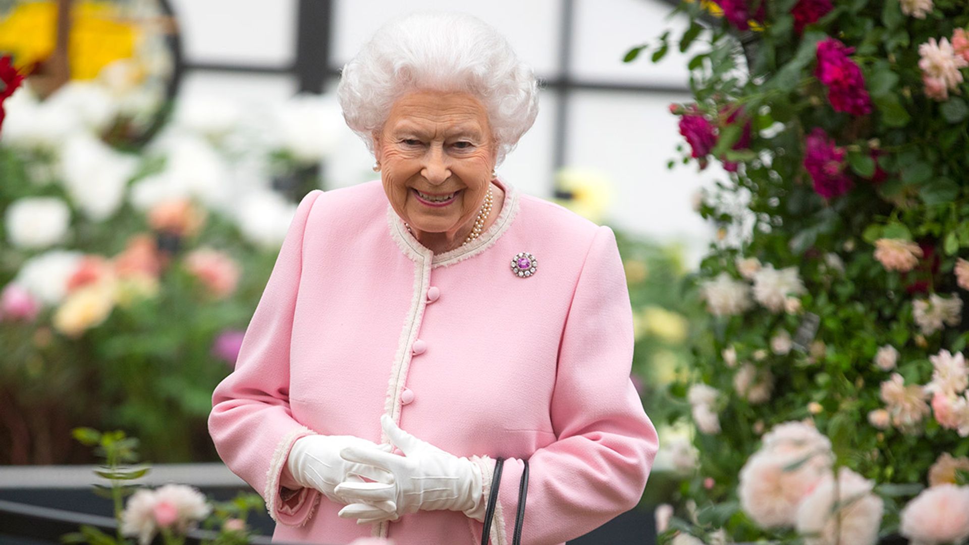 the queen chelsea flower show