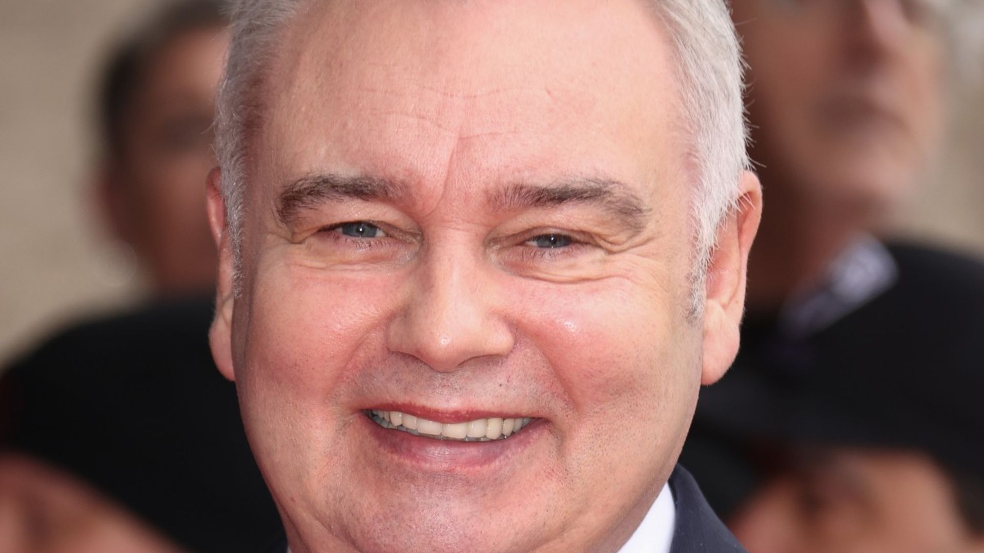 eamonn holmes close up