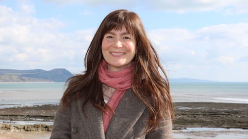Natasha Raskin Sharp at the Lyme Regis coastline on Bargain Hunt 