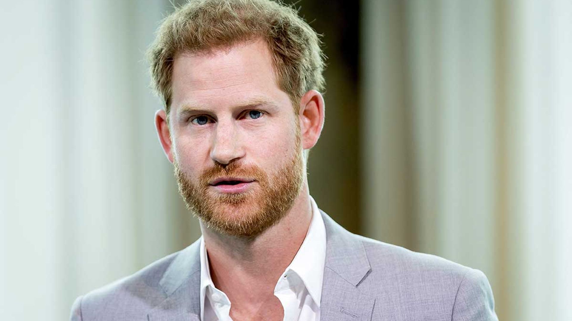prince harry arrives in london
