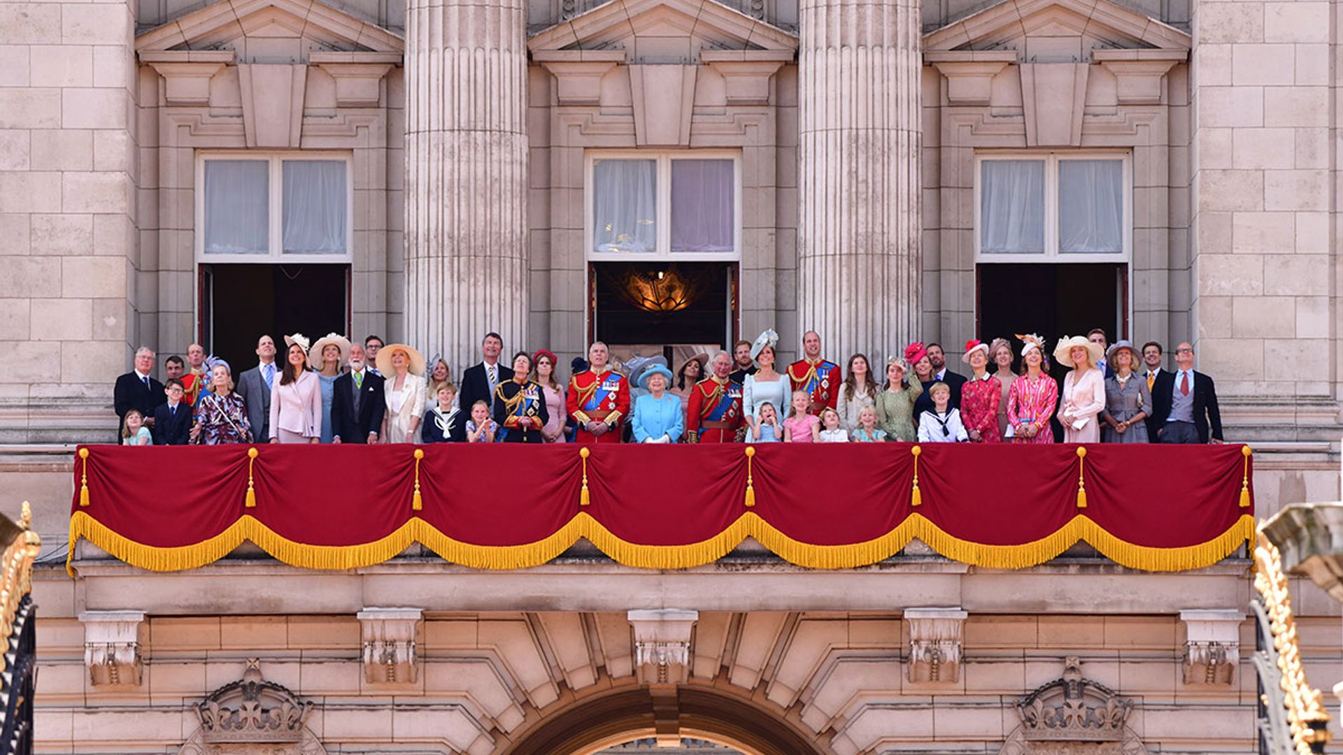 buckingham palace balcony trooping the colour