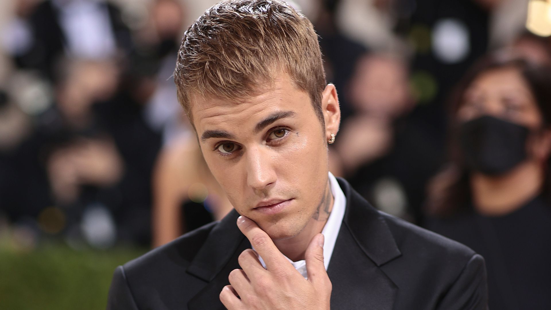 Justin Bieber attends The 2021 Met Gala Celebrating In America: A Lexicon Of Fashion at Metropolitan Museum of Art on September 13, 2021 in New York City.