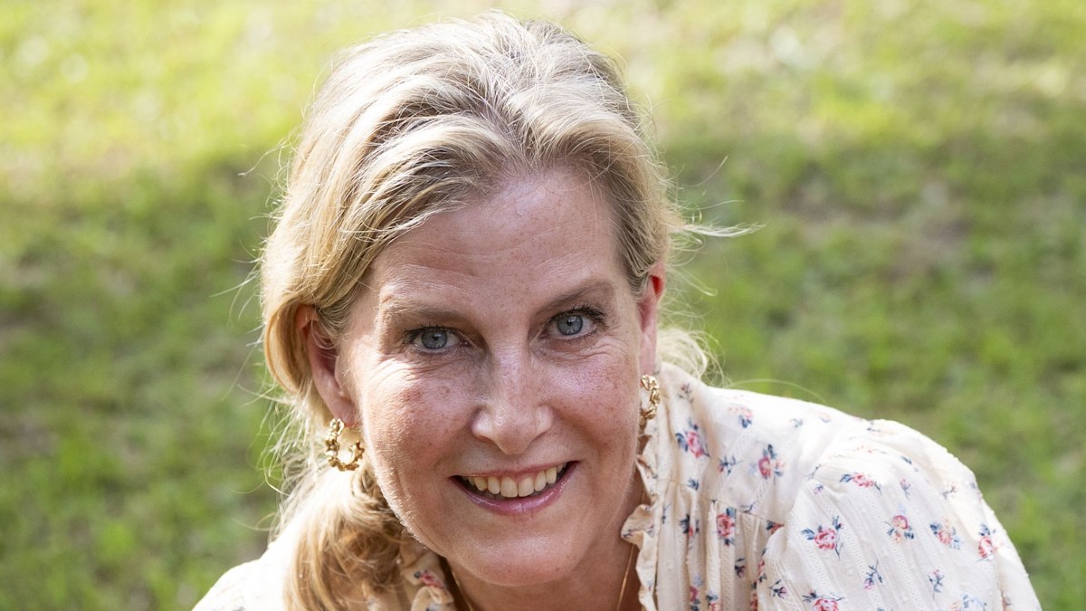 Duchess Sophie stuns in 'breezy' waist-cinching dress