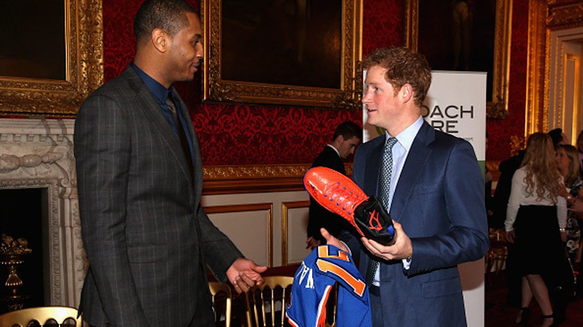 Prince Harry and Carmelo Anthony honor Coach Core charity graduates(02)