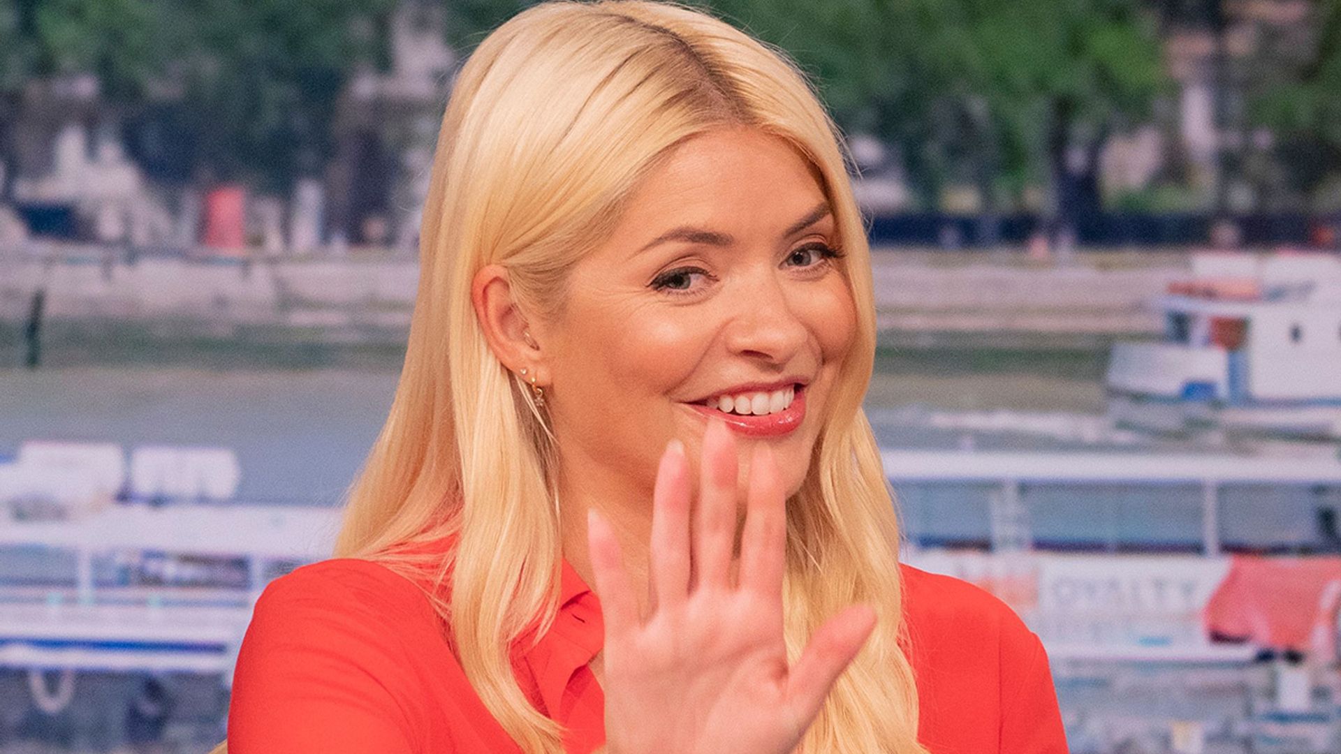 holly willoughby haircut by son