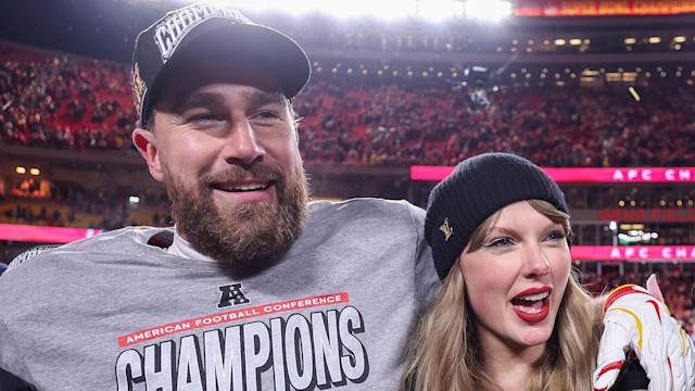 Travis will buy a beautiful engagement ring for Taylor