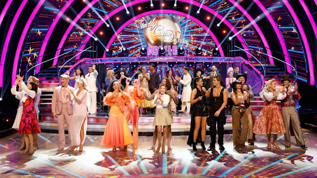 celebrities on strictly dance floor 