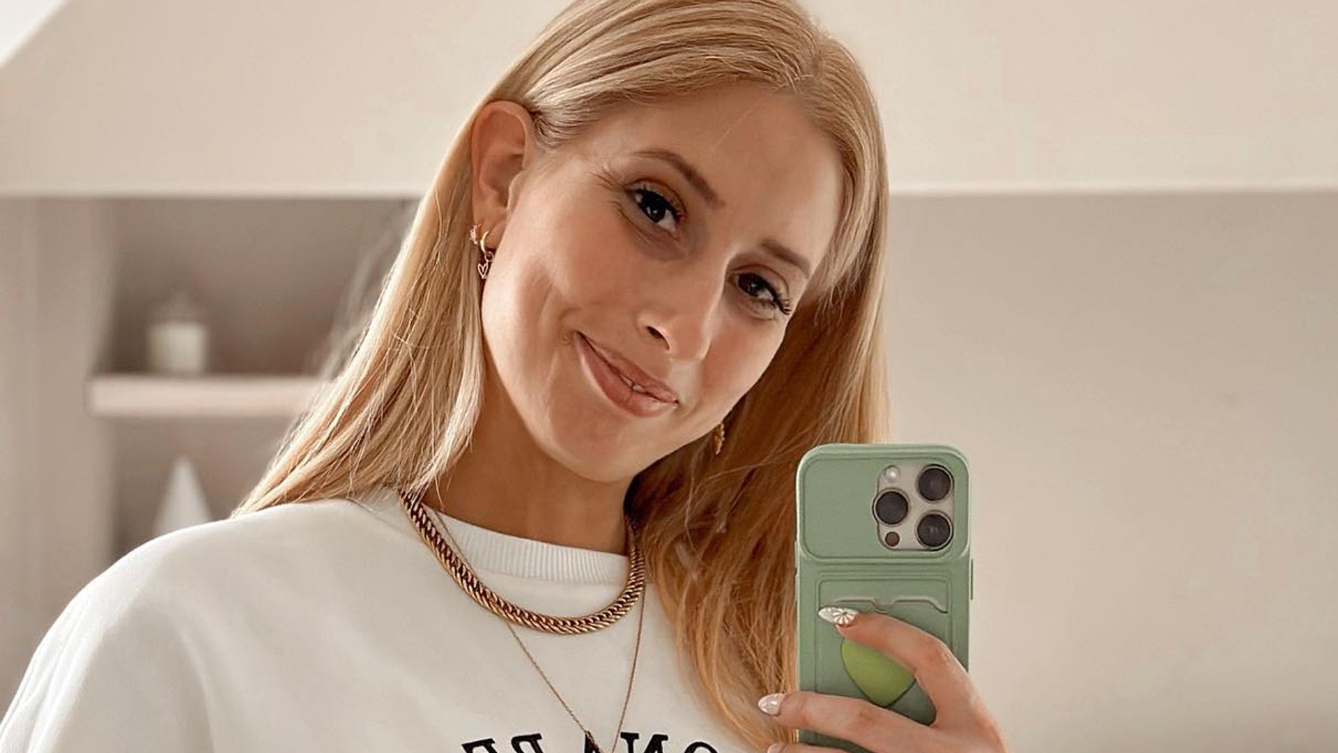 Stacey Solomon outfits on Instagram selfie