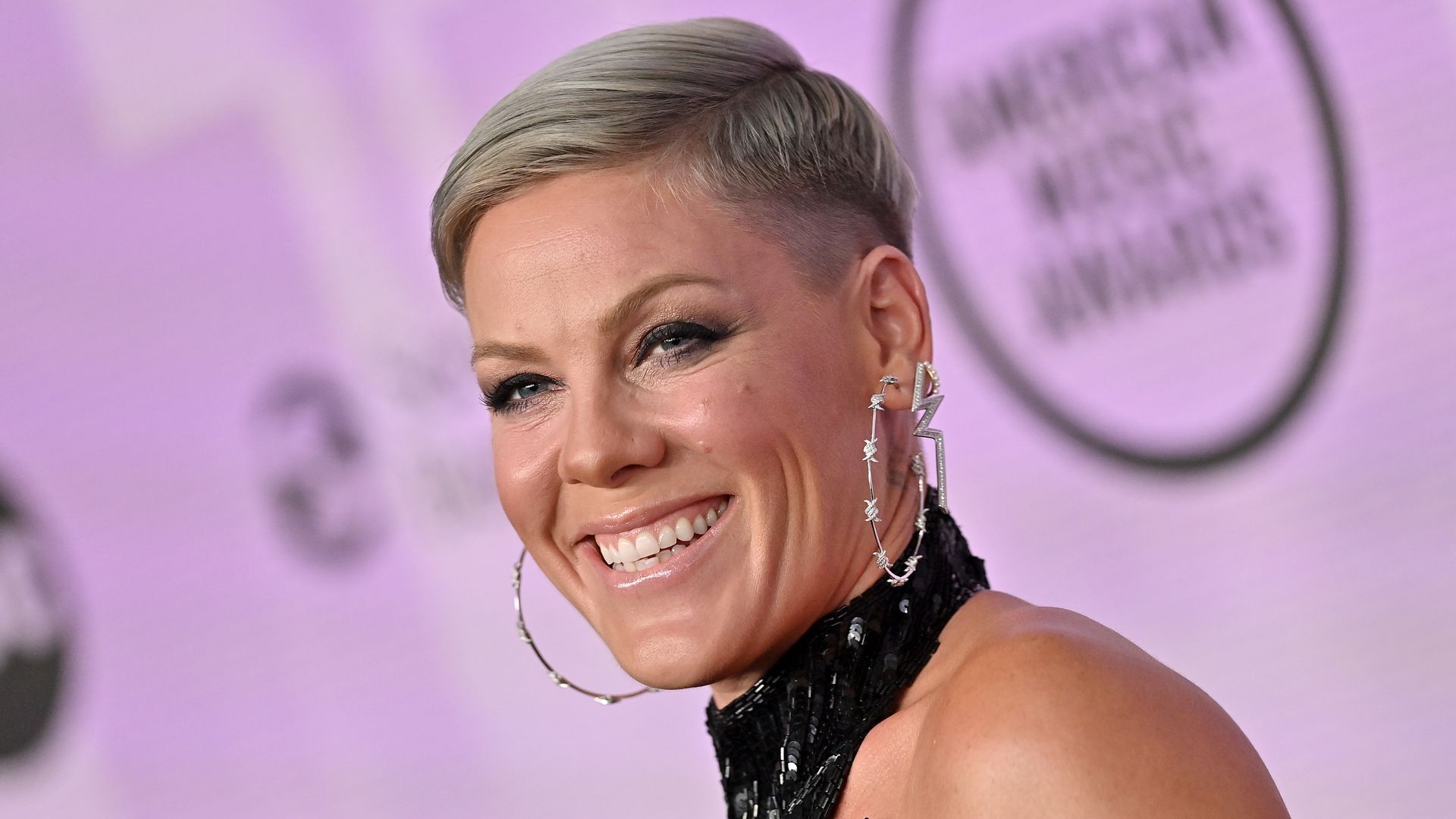 Pink attends the 2022 American Music Awards at Microsoft Theater in 2022