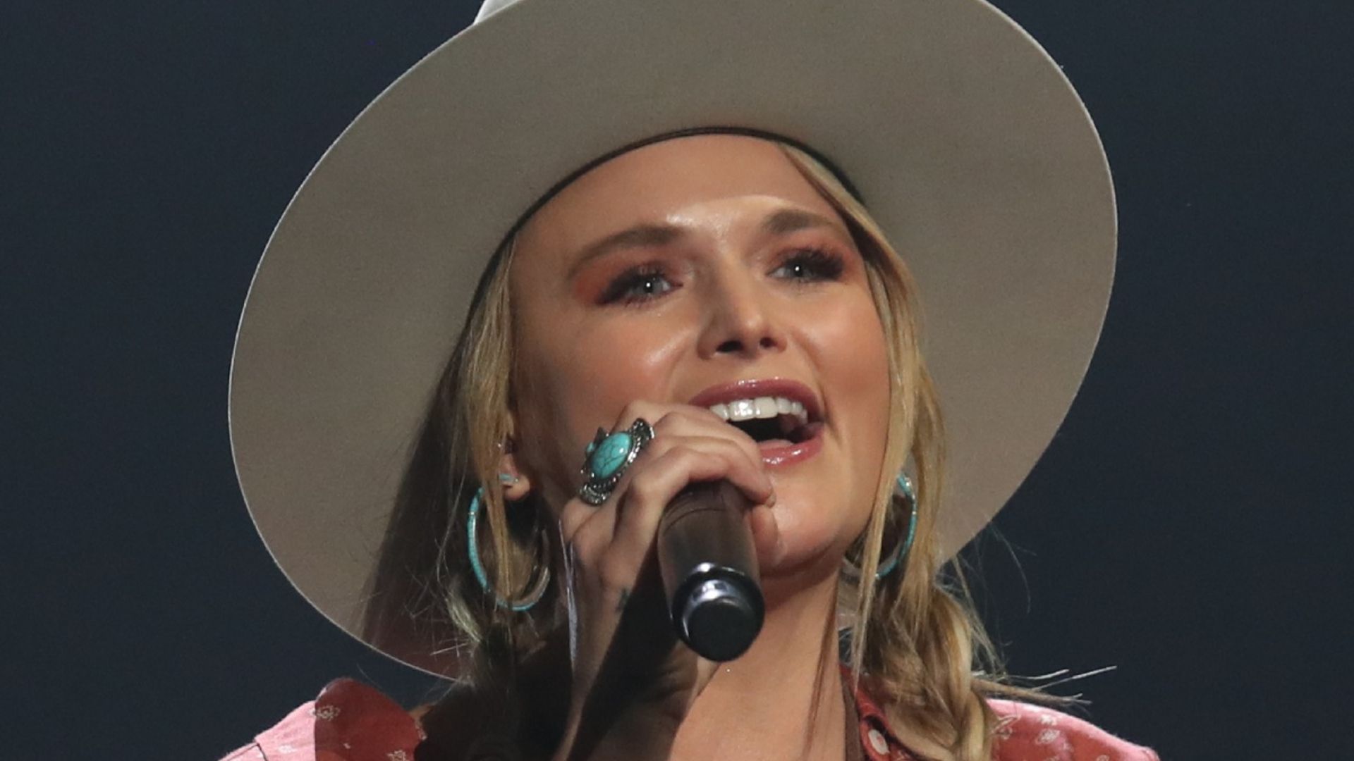 Miranda Lambert shares surprising news with fans ahead of CMA