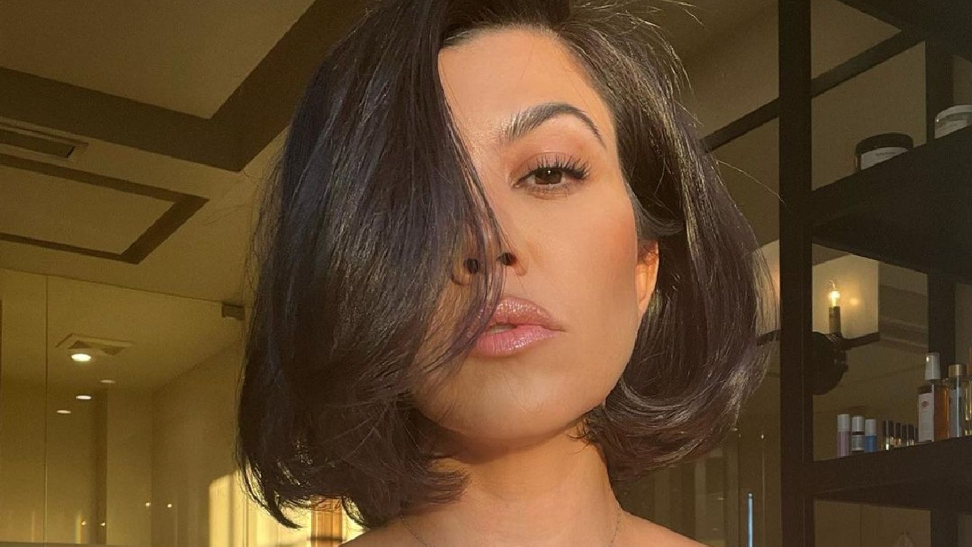 Kourtney Kardashian rocks sexy SKIMS PJs for a jaw-dropping pilates workout