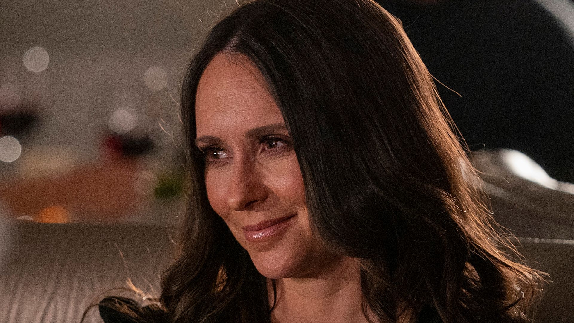 Jennifer Love Hewitt shares make-up free photo alongside emotional message about difficult time