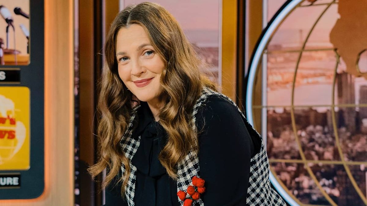 Drew Barrymore Talks Fragrance Tips, Beauty Icons, and the Lesson She's  Teaching Olive and Frankie