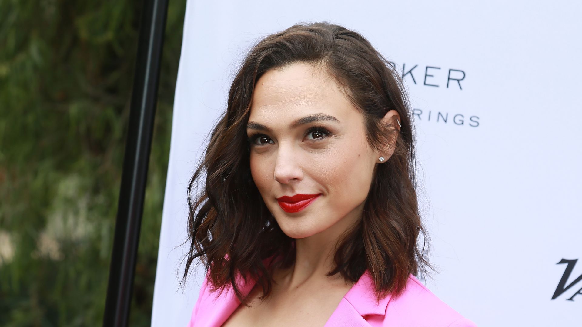 Gal Gadot reacts to Hollywood star's 'impossibly beautiful' comment after  declining iconic role | HELLO!