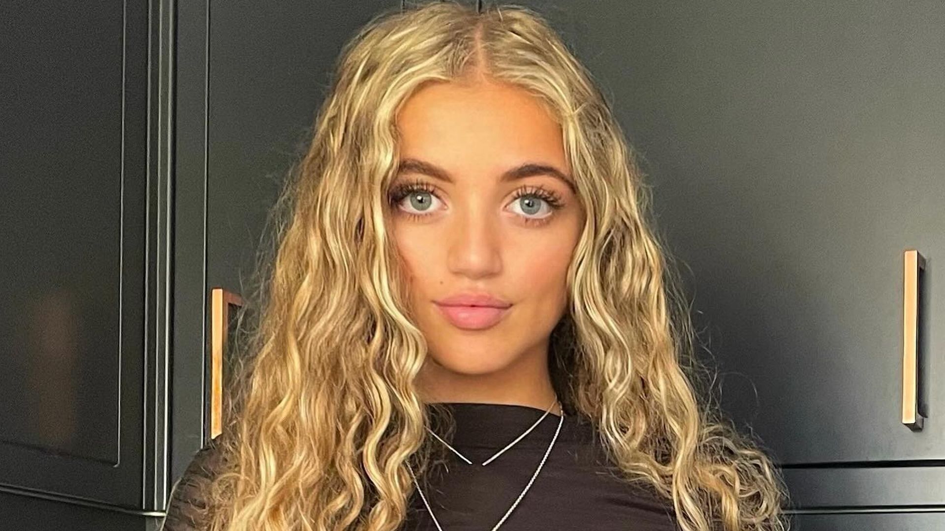 Princess Andre shows off Rapunzel ringlets in dazzling photo