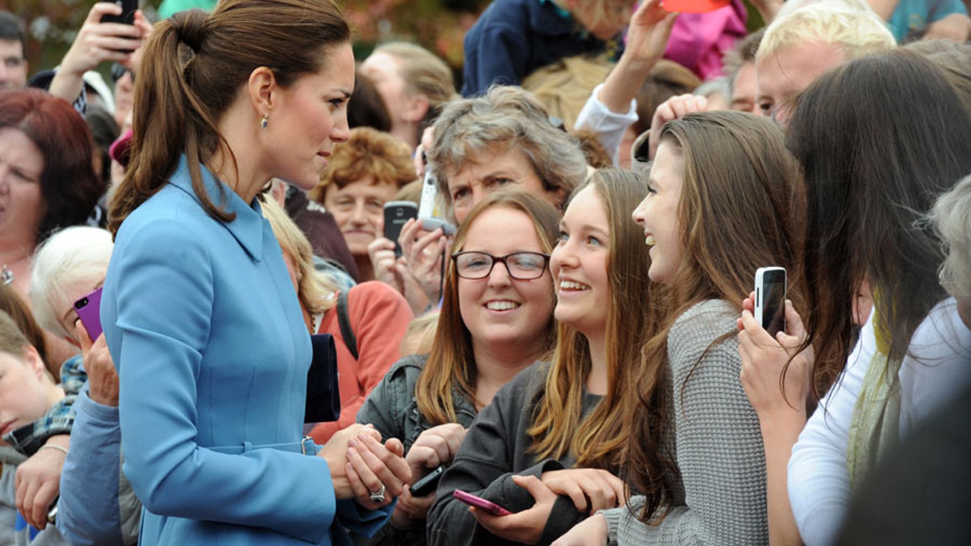 kate crowds3 