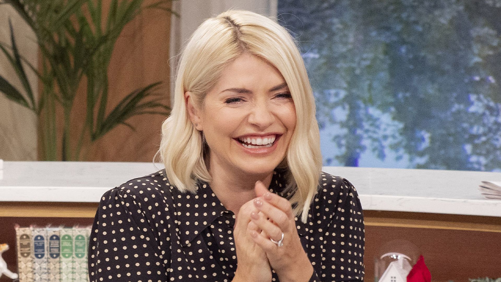 holly willoughby bedroom tv