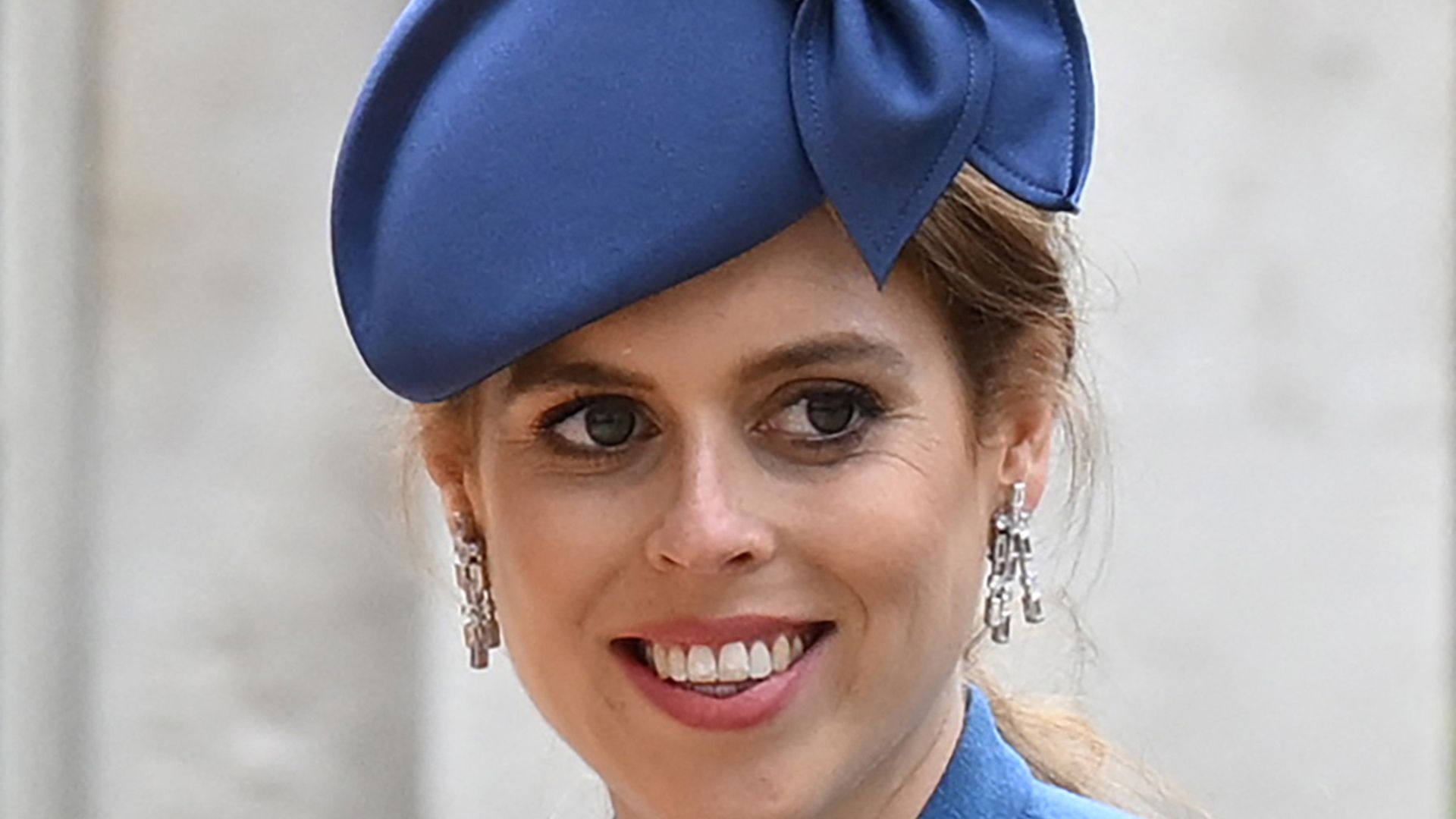 princess beatrice blue hat