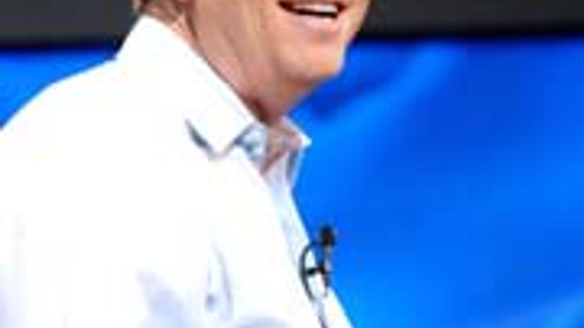 oprah winfrey, OPRAH BECOMES FIRST BLACK BILLIONAIRESS ON | HELLO!